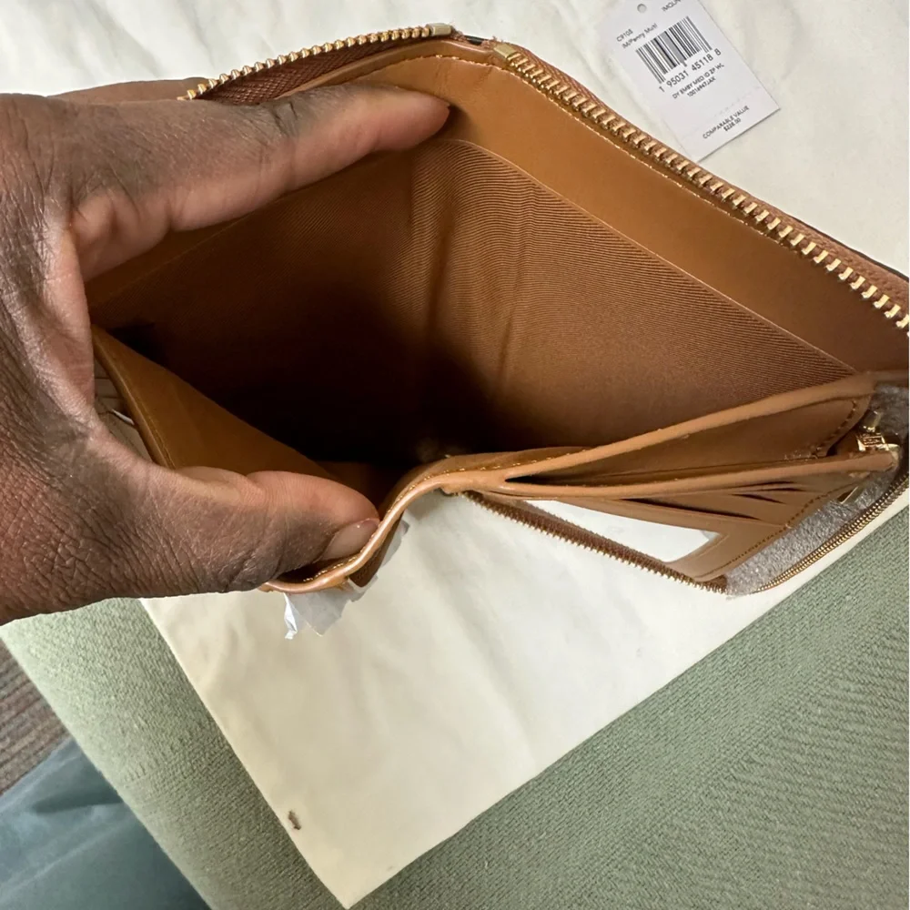 NWT COACH LIMITED EDITION DIARY EMBROIDERY MEDIUM ZIP AROUND WALLET - Picture 4 of 5